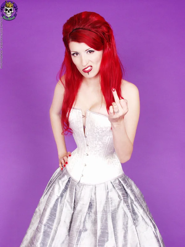 Pale redhead Yolanda models bare naked before donning clothing  - Fetish, Redhead, Beautiful, Pale, PAWG, Nipples, Skirt, Ass, Clothed, Legs  - Photo 15