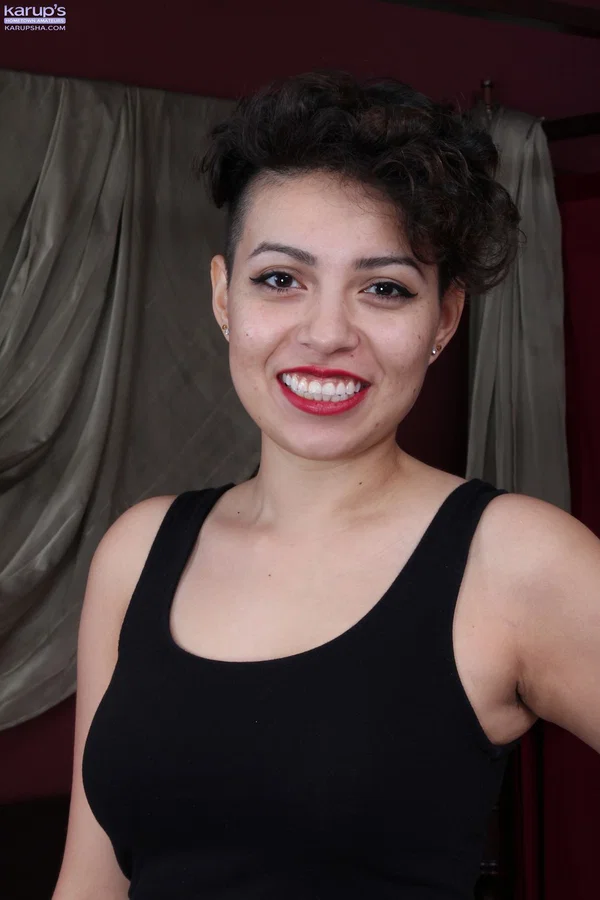 Karups Hometown Amateurs starring Natalie Odom Hot Porn Pics  - Hairy, Pussy, Short Hair, Spreading, Amateur, Brunette, White, Natural Tits, Beautiful, Close Up  - Photo 3