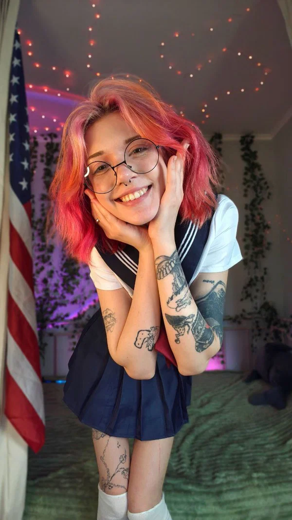 OnlyFans Lioriee performed by Lioriee Nude Porn Pics  - Schoolgirl, Glasses, Skirt, Redhead, Outdoor, Panties, Glamour, Model, Non Nude, Cute  - Photo 1