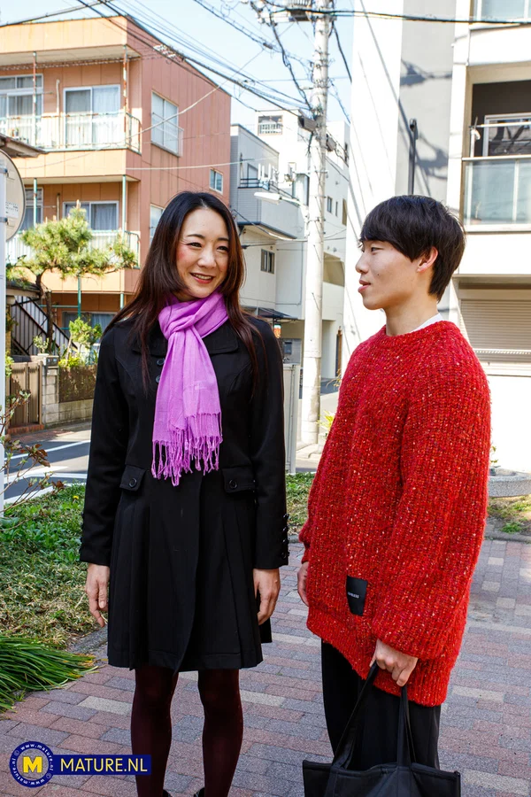 Cheating Japanese wife Miho Wakabayashi schools a young teen boy  - Japanese, European, Mature, Asian, MILF, Petite, Cheating, Amateur, Non Nude, Outdoor  - Photo 2