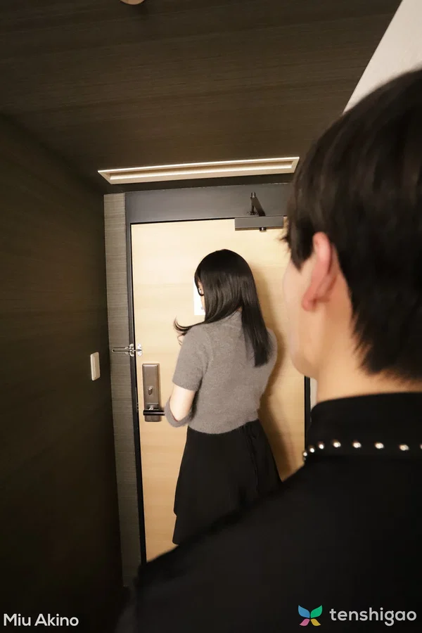 Asian teen Miu Akino ends an MFM oral threesome with a cumshot in her mouth  - Japanese, Asian, Teen, Petite, Threesome, Cumshot, Blowjob, Facesitting, Amateur, Feet  - Photo 1