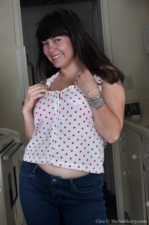 Nasty brunette chick Cleo shows her big tits and hairy cunt in homemade solo  - Hairy, Australian, Sexy, Amateur, Perfect  - Photo 1