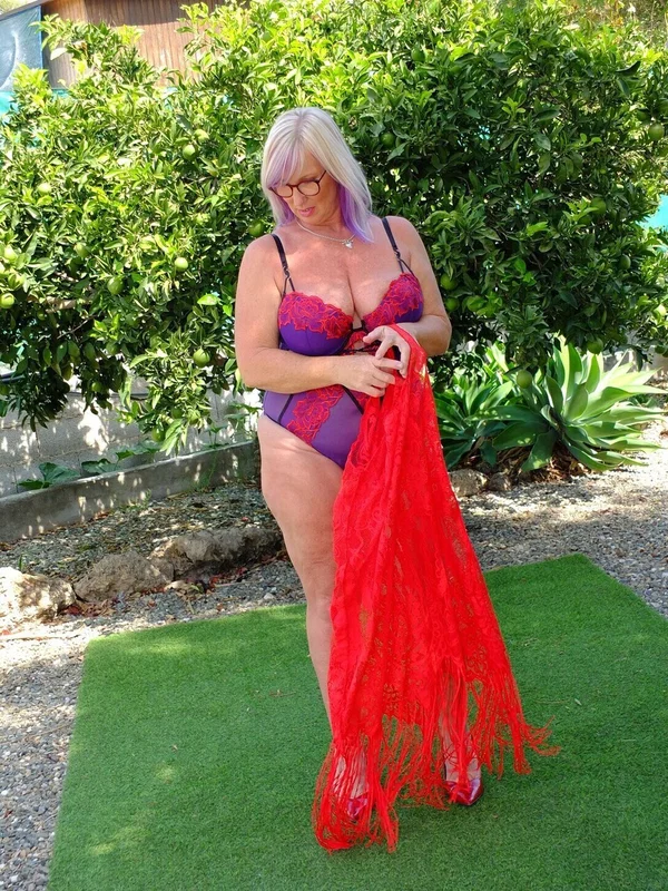 Older amateur Melody looses her big boobs from lingerie in a backyard  - Mature, Amateur, Saggy Tits, Outdoor, Lingerie, Big Tits, Curvy, Glasses, Ass, Tattoo  - Photo 2