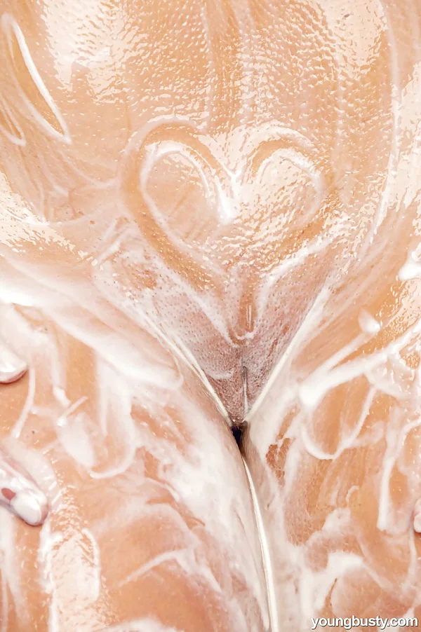 Teen babe Yasmin A covers big tits with with paste while spreading pussy  - Oiled, Teen, Big Tits, Babe, Spreading, Close Up, Pussy, Face, Bikini, Beautiful  - Photo 9
