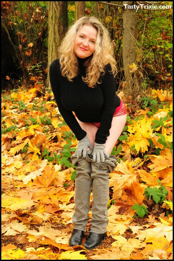 Mature woman Tasty Trixie exposes tits and panties amid fallen leaves  - Mature, Outdoor, Non Nude, MILF, Amateur, Panties, Blonde, Ass, Big Tits, Close Up  - Photo 14