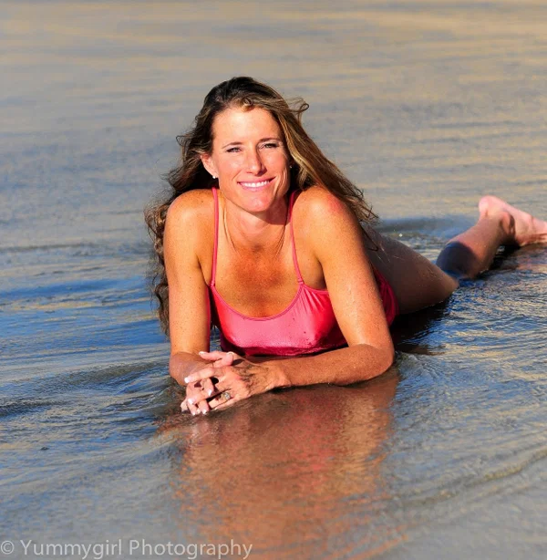 Tall MILF Sofie Marie spreads her pussy & shows her big ass on the beach  - Beach, MILF, Tall, Pornstar, Outdoor, Pussy, White, Brunette, Bikini, Spreading  - Photo 16