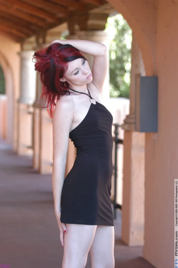 Lovely amateur babe in a tight dress Rose flashes her tits and pussy in public  - Amateur, Sexy, Beautiful, Babe, Glamour, Model, Solo  - Photo 17