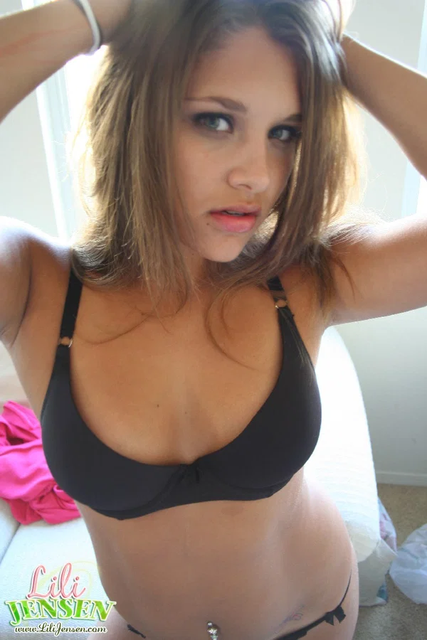 Teen amateur Lili Jensen shows her sexy ass in a black thong  - Amateur, Non Nude, Teen, Babe, Lingerie, Piercing, Ass, Panties, Beautiful, Close Up  - Photo 3