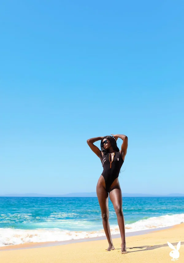 Glamorous French babe Naomi Nash exposes her sexy ebony curves on the beach  - Ebony, Beach, African, Wet, Ass, Perfect, Close Up, Natural Tits, Outdoor, Panties  - Photo 10