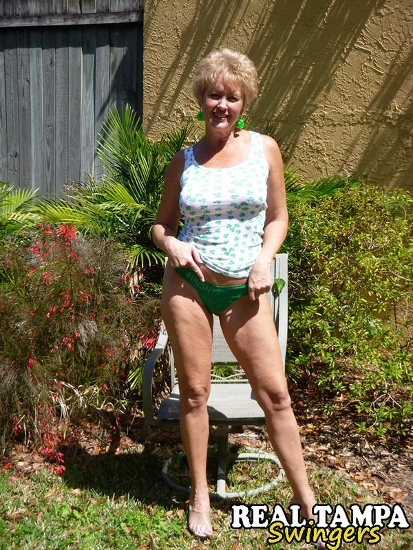 Mature amateur Tracy strips to her footwear while in the garden  - Mature, Outdoor, Bikini, Short Hair, Big Tits, Pussy, Spreading, Anal, Amateur, Close Up  - Photo 2