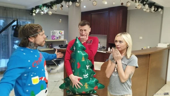 Hot inked teen spinner Chloe Temple gets her muff stuffed by a tattooed guy  - Christmas, Cheating, Pornstar, Blonde, Spreading, Pussy, Pretty, Non Nude  - Photo 5