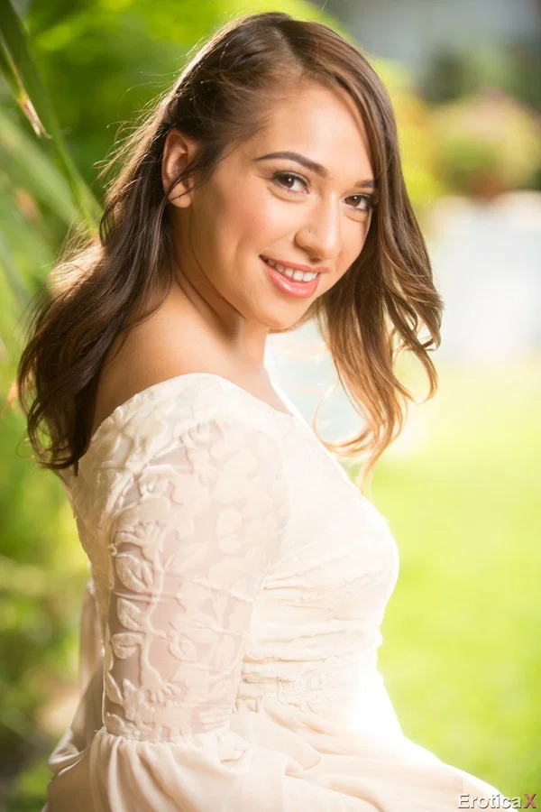 Petite erotic bride Latina Sara Luvv peels to pose naked in the wedding bower  - Wedding, Dress, Upskirt, Reality, Teen, Latina, Clothed, Petite, Outdoor, Ass  - Photo 3
