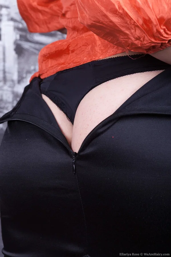 Curvaceous wife Ellariya Rose flaunting her large breasts & meaty pussy lips  - Wife, Hairy, Ukrainian, Short Hair, MILF, Spreading, Natural Tits, Nipples, Big Tits, Ass  - Photo 5