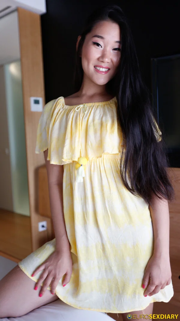 Sexy Asian babe Fang lifts up her yellow dress and takes a dick in a POV show  - Asian, Amateur, Sexy, European  - Photo 5