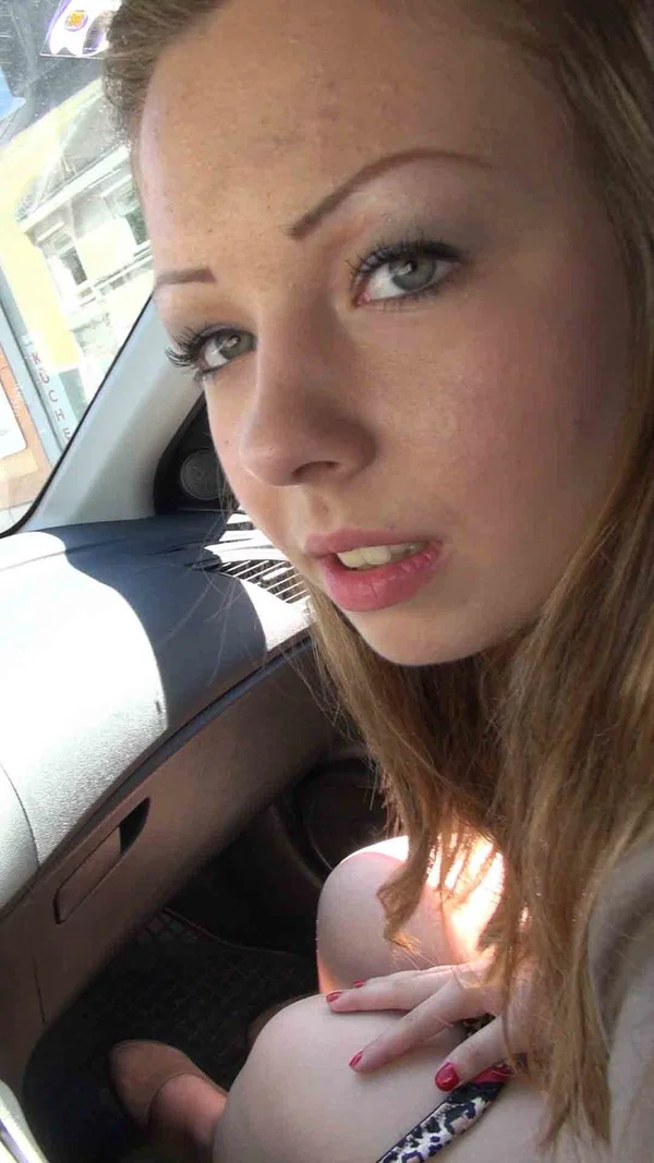 Amateur GF Sissiemaus sucks fingers, cock & masturbates in mobile blowjob  - Amateur, European, Blowjob, Outdoor, Non Nude  - Photo 9