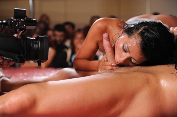Colombian female Yoha Galvez is recorded fucking during a live sex show  - Latina, Fetish, Amateur, Blowjob, Feet  - Photo 11