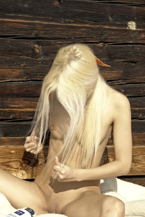 Platinum blonde teen Boroka poses totally naked while outside in the snow  - Outdoor, Teen, Cute, Model, Ass, Blonde, PAWG, Tiny Tits, Face, Glamour  - Photo 4