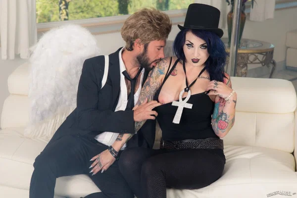 Cosplay goth girl Draven Star sucks the soul & the cum from big cock victim  - Cosplay, Fetish, Piercing, Tattoo, Nipples, Blowjob, Cowgirl, Non Nude, Pussy, Spreading  - Photo 3