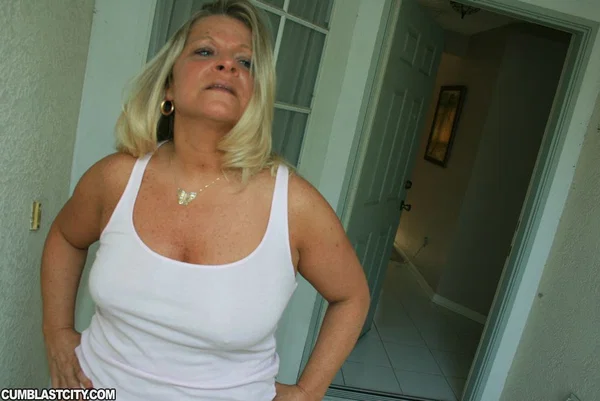 Mature woman Mrs Robonson jerks on a dick until it blows jizz on her face  - Mature, Cumshot, Facial, Reality, Big Cock, Clothed, Blonde, Blowjob, Cum In Mouth  - Photo 1