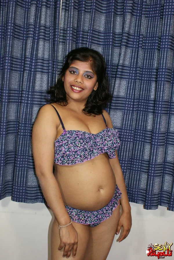 Chubby Indian woman Rupali discards her lingerie to model in the nude  - Indian, Chubby, BBW, Thick, Curvy  - Photo 1
