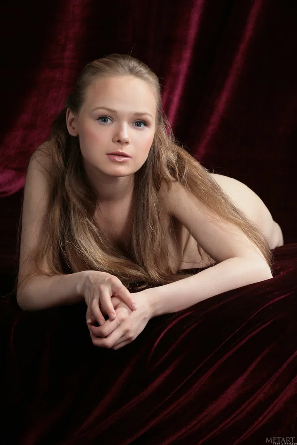 Young solo girl with long hair poses in the nude on a velvet sofa  - Hairy, Sexy, Teen, Model, Beautiful, Pretty, Blonde, Cute, Glamour, Babe  - Photo 9