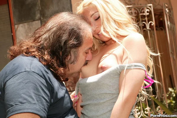 Young blonde girl Parker Page goes pussy to mouth with an old man  - Teen, Outdoor, Blowjob, Hardcore, Ass Fucking, Pool, Old Man, Kissing, Cute, Handjob  - Photo 1