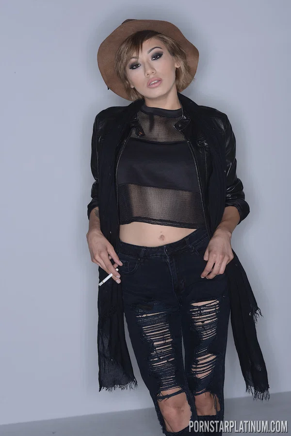 Sexy girl Aubrey Luna in hat smokes and lets guys see small tits  - Smoking, Short Hair, Sexy, Pornstar, Glasses, Non Nude  - Photo 8