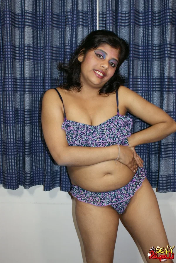 Chubby Indian woman Rupali discards her lingerie to model in the nude  - Indian, Chubby, BBW, Thick, Curvy  - Photo 2
