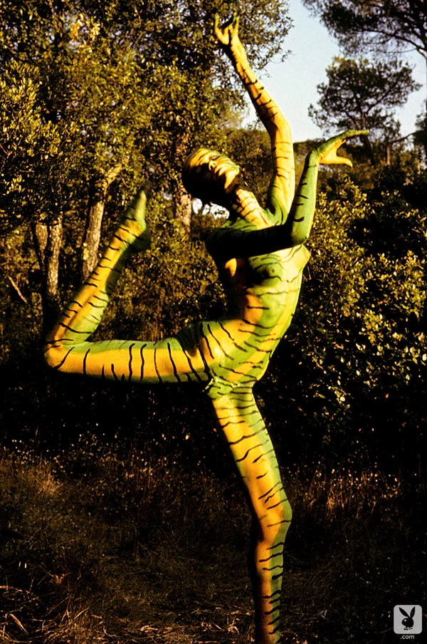 Wild blonde Vera Gottlieb von Lehndorff teases your imagination in wilderness  - Centerfold, Glamour, Solo, Outdoor, Beautiful, Model, Babe  - Photo 13