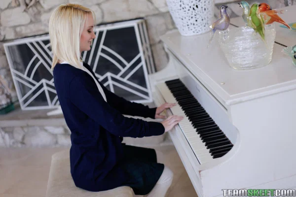 Delicious blonde Sammie Daniels strips to her socks and plays piano  - Schoolgirl, Teen, Skinny, Cute, Blonde, Perfect, Centerfold, Ass, Pussy, Babe  - Photo 3
