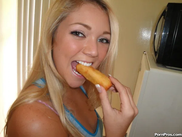 Young blonde Jessie Andrews rubs cum into her chest after fucking an old man  - Old Man, Hardcore, Teen, Ass Fucking, Blowjob, Doggy Style, Reality, Cumshot, Cute  - Photo 1