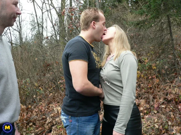 Sexy amateur MILF Moira gets facialed by two blonde guys in the forest  - Public, Outdoor, Mature, MILF, Amateur, Blowjob, Big Tits, European, Bikini, Pussy  - Photo 1