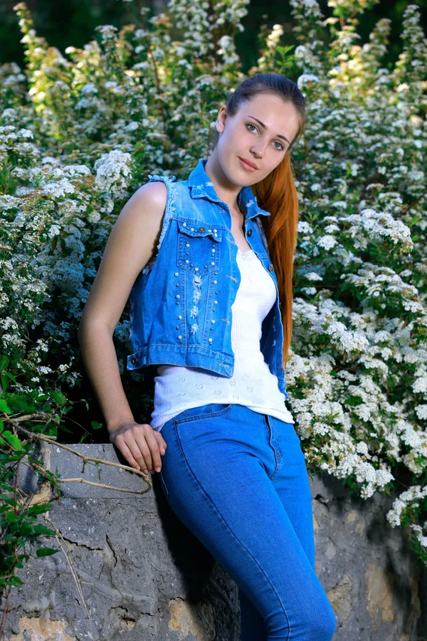 Adorable teen Hailey drops her jeans and flaunts her pussy outdoors  - Cute, Russian, Teen, Beautiful, Glamour, Babe, Solo, Model, Sexy  - Photo 1