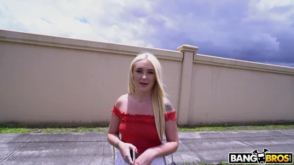 Adorable blonde American Chloe Marie strips and gets fucked in the back seat  - Amateur, Petite, Outdoor, Shorts, Blonde, Ass Fucking, Cute, Doggy Style, Clothed, Natural Tits  - Photo 4