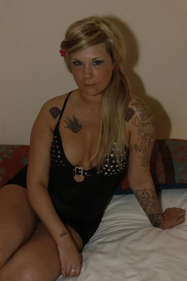Blonde British babe with hot tattoos Mandy Cinn enjoys thick bukakke facials  - Groupsex, Cumshot, Amateur, British, Blonde, Natural Tits, European, Tiny Tits, Blowjob, Non Nude  - Photo 1