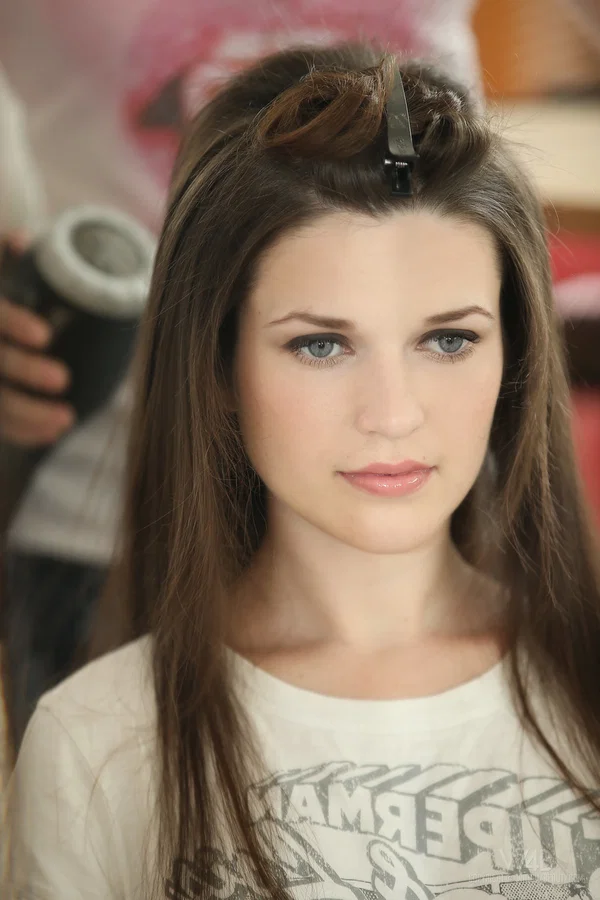 Glamorous teen Serena flaunts her natural tits & shaved cunt at the photoshoot  - Teen, Sexy, Shaved, Solo, Upskirt, Model, Cute, Face, Tiny Tits, Dress  - Photo 1
