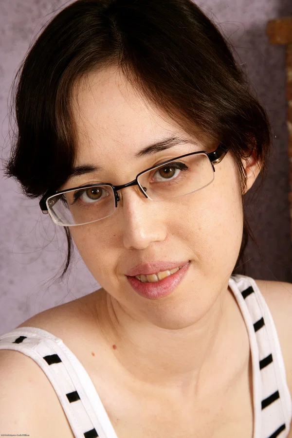 Sexy amateur Jeong Eun shows off her big booty & spreads her hairy pussy  - Glasses, Asian, Sports, Amateur, Teen, Cute, Pretty, Pussy, Sexy, Armpit  - Photo 1