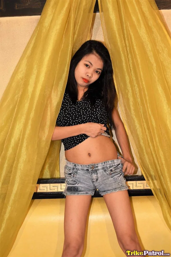 Petite Asian teen Raquel gets fucked in her super tight pussy by white dick  - Pinay, Filipina, Asian, Amateur, Spreading, Pale, Feet, Cowgirl, Pussy, Non Nude  - Photo 4