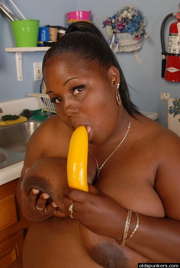 Fatty mature ebony Subrina plays with her lovely yellow sextoy  - Mature, Ebony, BBW, Big Tits, Dildo, Saggy Tits, Nipples, Chubby, Curvy, Thick  - Photo 11