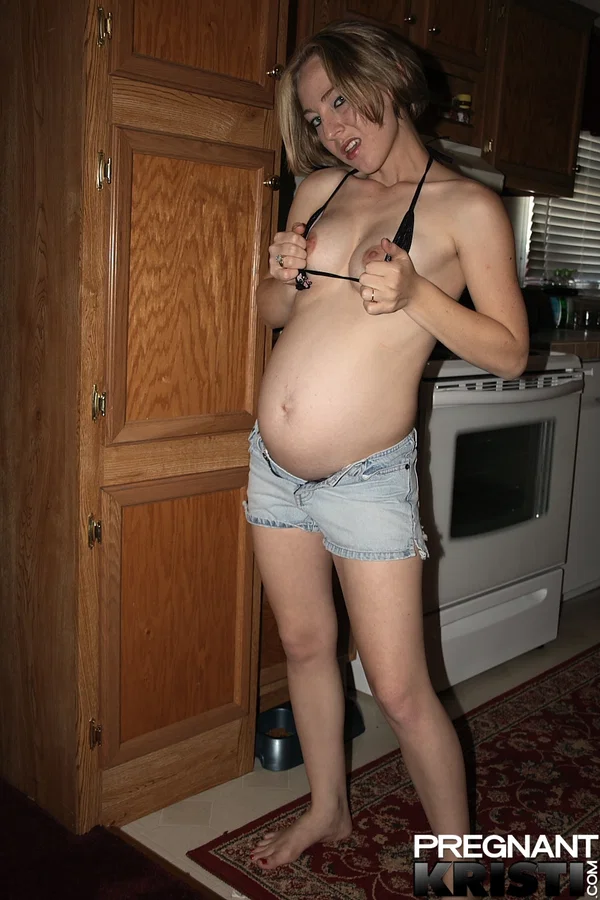 Heavily pregnant girl doffs bikini top and denim shorts to model totally naked  - Pregnant, Amateur, Shorts, Kitchen, Babe, Ass, Tiny Tits, Undressing, Solo, Beautiful  - Photo 6