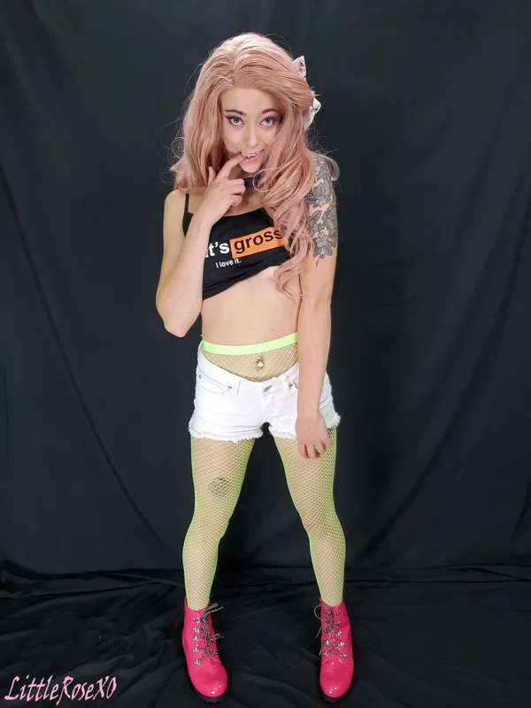 Little slut Rose poses in her PornHub top, jean shorts and fishnet tights  - Pantyhose, Teen, Shorts, Beautiful, Amateur, Tattoo, Petite, Sexy, High Heels, Cute  - Photo 17