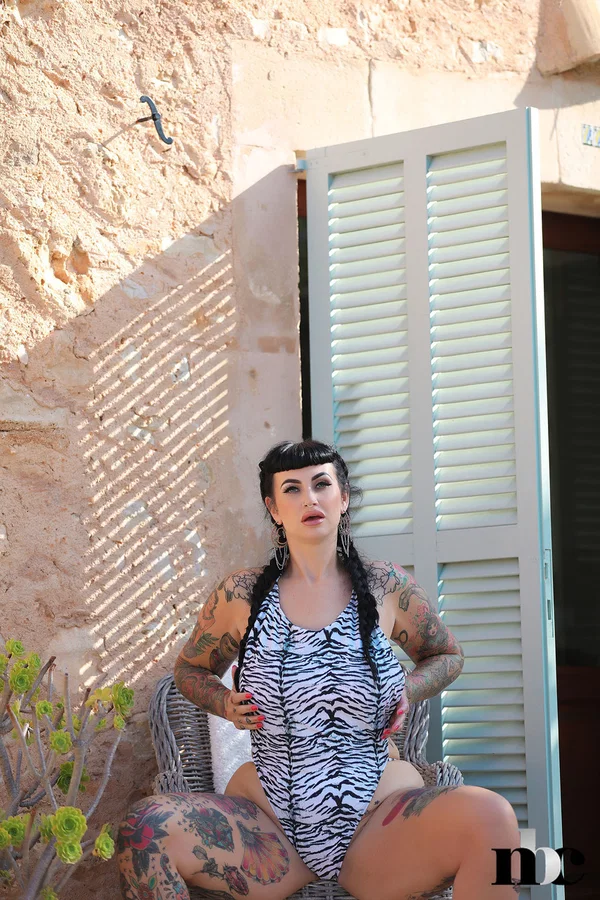 Tattooed babe Cherrie Pie shows off her juicy tits and her big booty outdoors  - Chubby, Curvy, Thick, BBW, Babe, Piercing, Beautiful, Outdoor, Solo, Non Nude  - Photo 7