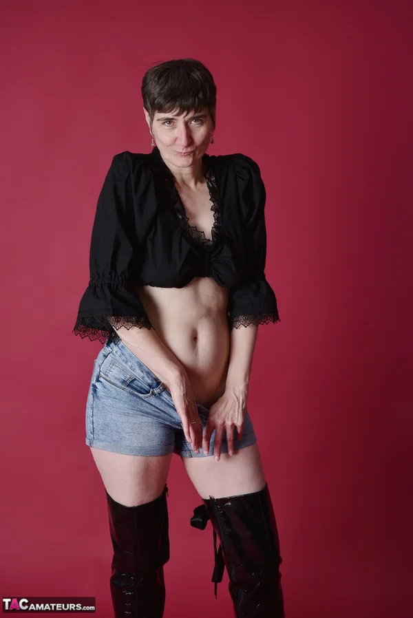 Brazen mature mom reveals saggy tits & drops shorts to pose nude in boots  - Mature, Saggy Tits, Amateur, Shorts, Boots, Short Hair, Brunette, Clothed, Tiny Tits, European  - Photo 3