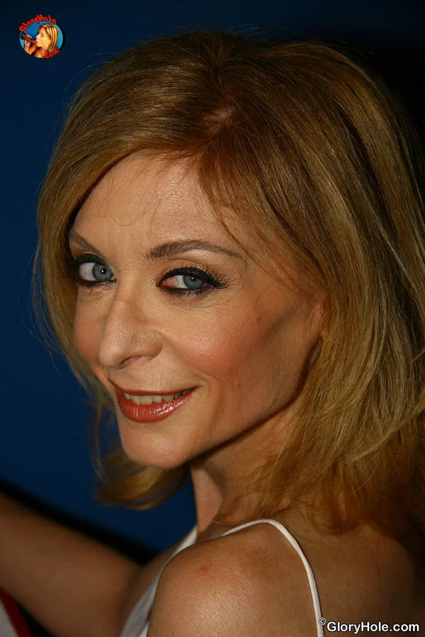 Mature pornstar Nina Hartley with big titties sucks BBC through gloryhole  - Gloryhole, Mature, Interracial, Blonde, Pussy, Blowjob, Spreading, Fake Tits, Big Tits, Non Nude  - Photo 1