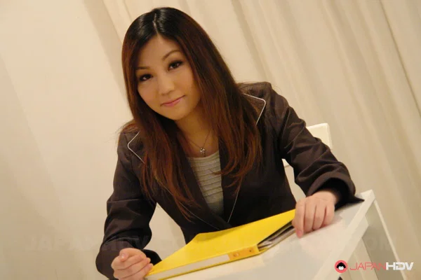 Japanese secretary Yuria Kanno gives her boss a blowjob during a lunch break  - Japanese, Asian, Reality, Blowjob, Brunette, Non Nude  - Photo 1