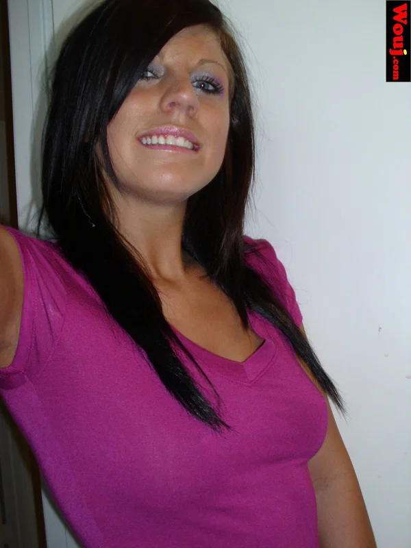 WouJ performed by WouJ Nude Porn Pics  - Amateur, Beautiful, Solo, Brunette, Non Nude  - Photo 1