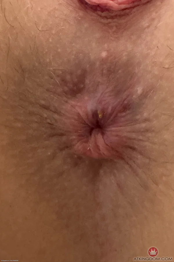 White amateur Addison Vodka displays her bald pussy after getting completely nak  - Amateur, Petite, Blonde, White  - Photo 16