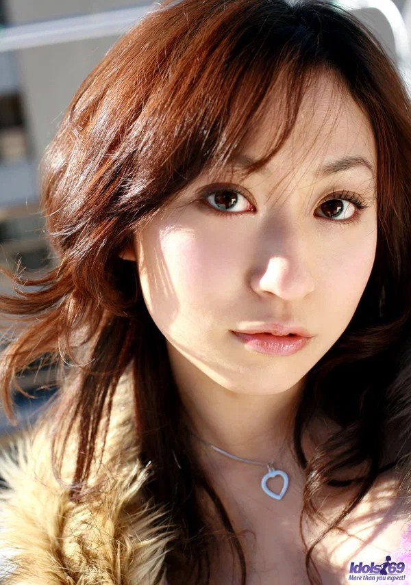Japanese girl Momo Yoshizawa flashes upskirt panties on condo balcony  - Japanese, Non Nude, Asian, Face, MILF, Babe, Redhead, Outdoor, Solo, Close Up  - Photo 4