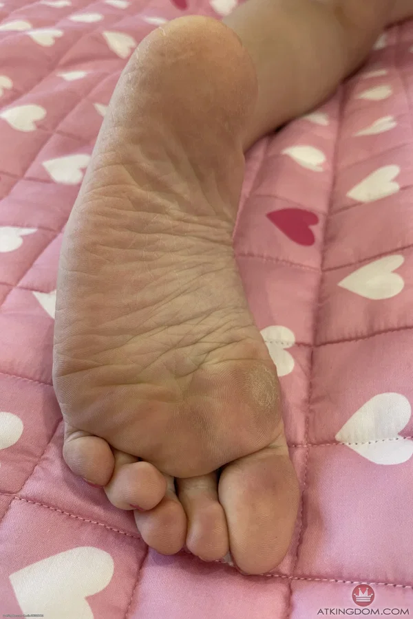 Nerdy teen Kallie Taylor poses nude and teases with her feet and hairy twat  - Amateur, Hairy, Glasses, Feet, Jeans, Close Up, Clothed, Pussy, Petite, Ass  - Photo 3