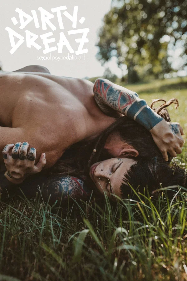 Body modifiers Em Valkyriz & Falloz move in close during lesbian play  - Fetish, Swingers, Tattoo, Bikini, Outdoor, Pigtails, Kissing  - Photo 4